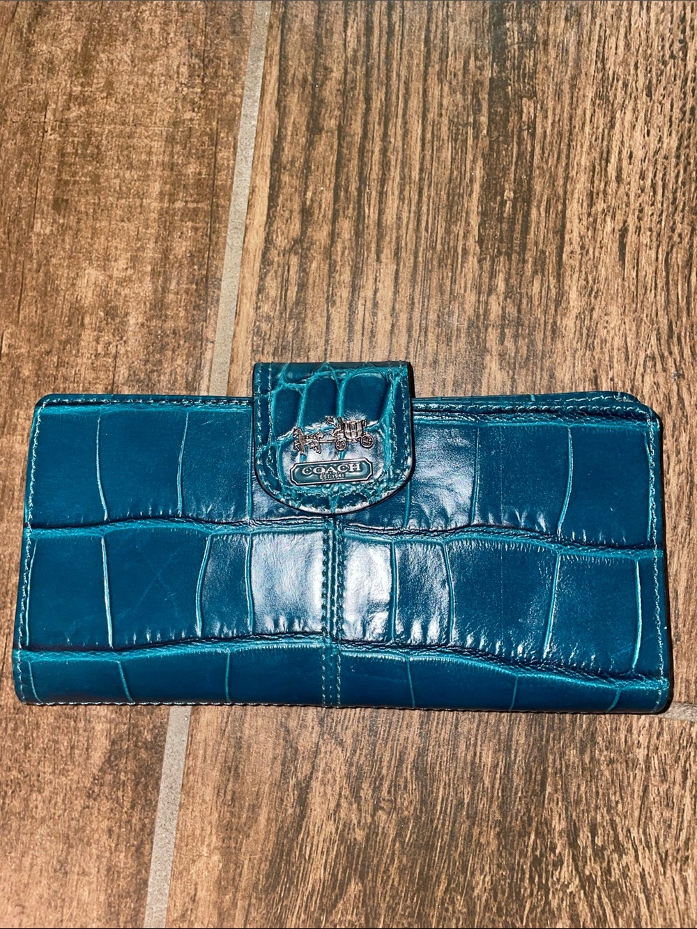 NEW Teal Croc-Embossed Leather Wallet with Logo Clasp